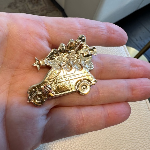 Enamel pin holiday christmas tree car gold ✨BRAND-NEW✨• - Picture 3 of 4